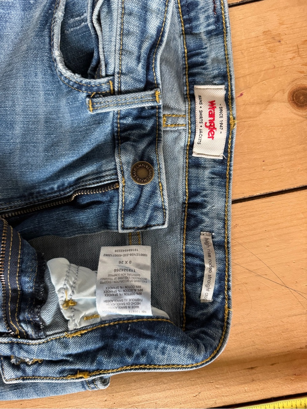 Wrangler High Rise Rodeo Jeans - Picture 4 of 4